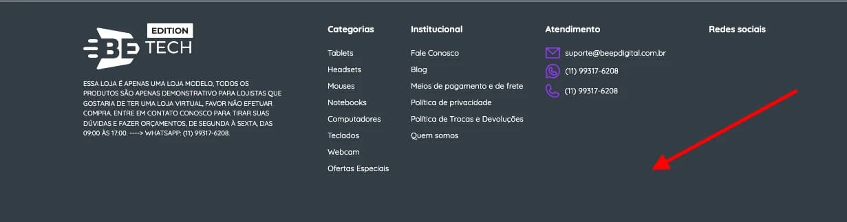Rodapé com a cor de fundo alterada